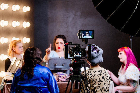 Pin-Up Revival: Madazon Can-Can’s Makeup & Posing Masterclass
