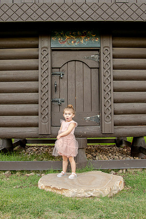 Golden Hour Family Portraits at the International Peace Gardens – The Boss Family1139