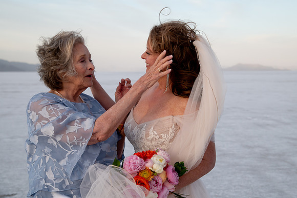 Heather Ohman & Chad Winget’s Windswept Wedding Adventure at the Utah Salt Flats021123