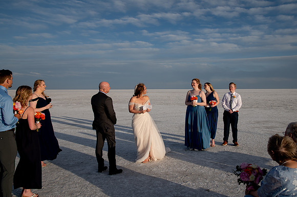 Heather Ohman & Chad Winget’s Windswept Wedding Adventure at the Utah Salt Flats020828