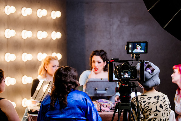 Pin-Up Revival: Madazon Can-Can’s Makeup & Posing Masterclass