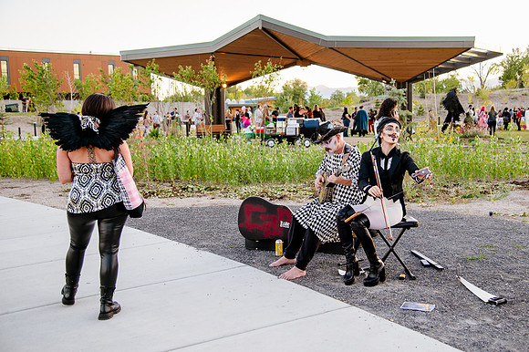 Birdlesque Takes Flight: Burlesque Meets Nature at Tracy Aviary’s Fundraising Cabaret