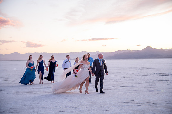 Heather Ohman & Chad Winget’s Windswept Wedding Adventure at the Utah Salt Flats021293