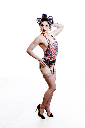 Pin-Up Revival: Madazon Can-Can’s Makeup & Posing Masterclass