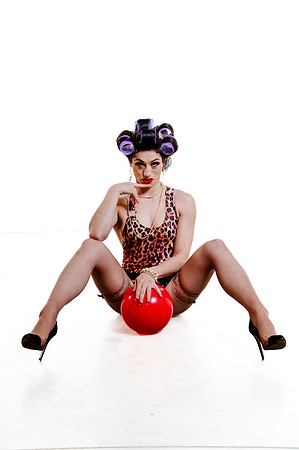 Pin-Up Revival: Madazon Can-Can’s Makeup & Posing Masterclass