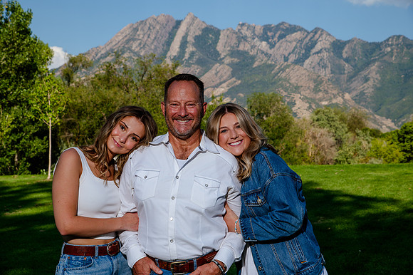 Family Portraits at Wheeler Farm: Alicia Peterson's Blended Family in the Glow of Sunset