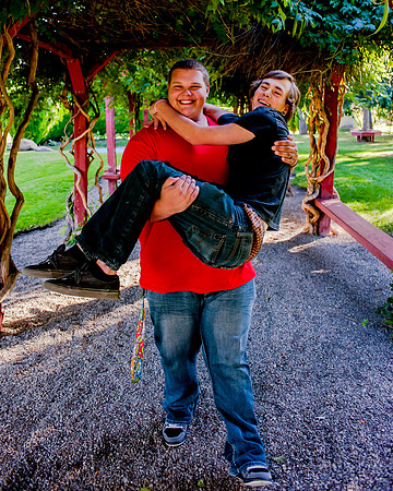 Family Pictues at the International Peace Gardens slc,utah-9777