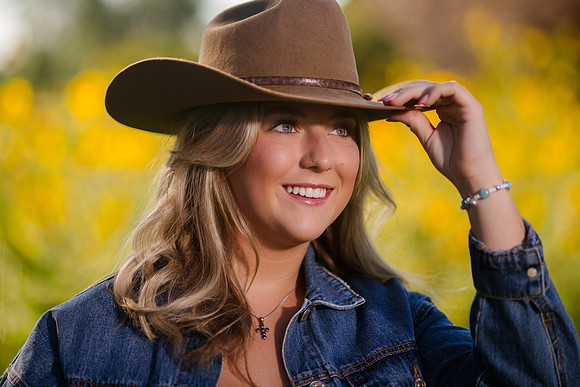 Family Portraits at Wheeler Farm: Alicia Peterson's Blended Family in the Glow of Sunset