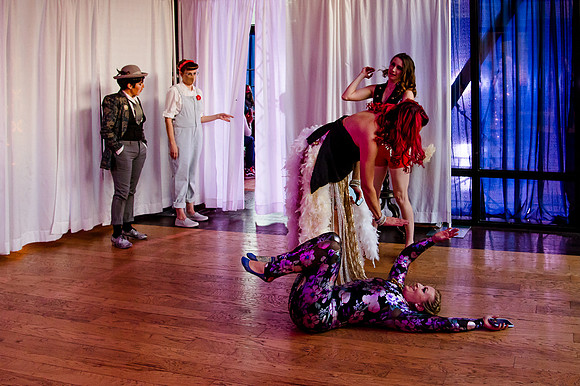 Kiki Cabaret 39719