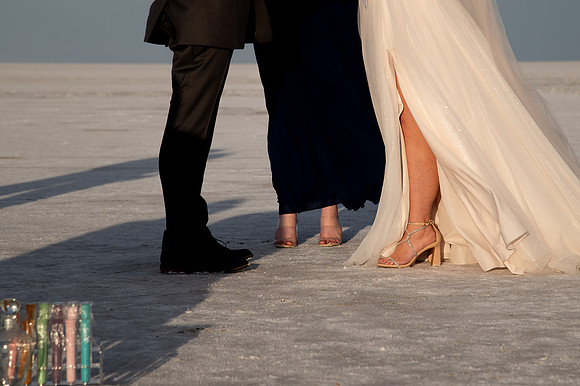 Heather Ohman & Chad Winget’s Windswept Wedding Adventure at the Utah Salt Flats020821