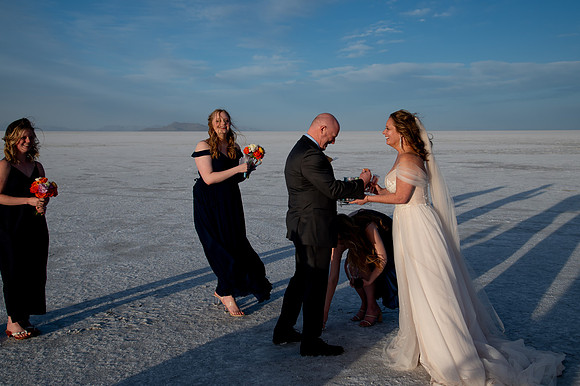 Heather Ohman & Chad Winget’s Windswept Wedding Adventure at the Utah Salt Flats020986