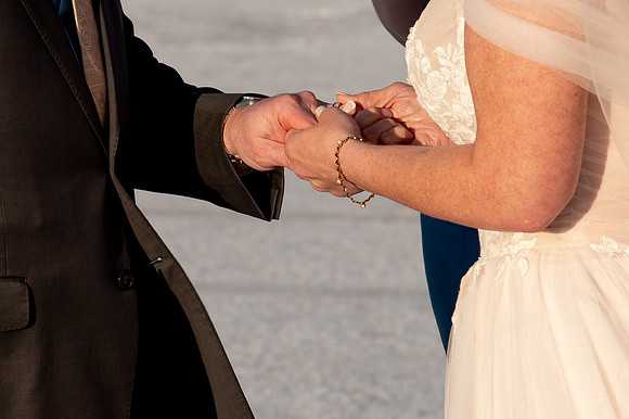 Heather Ohman & Chad Winget’s Windswept Wedding Adventure at the Utah Salt Flats020948