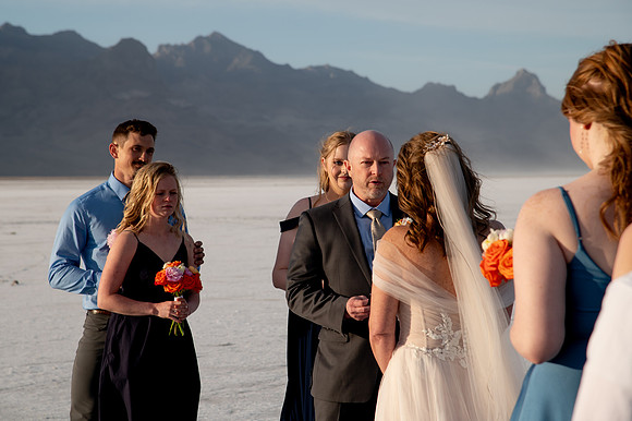 Heather Ohman & Chad Winget’s Windswept Wedding Adventure at the Utah Salt Flats020889