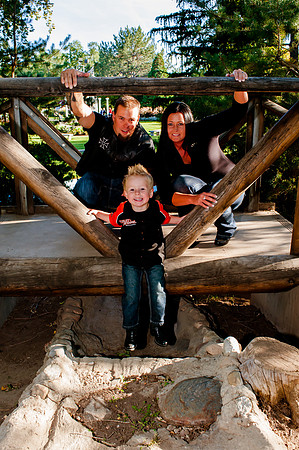 Family Pictues at the International Peace Gardens slc,utah-9837