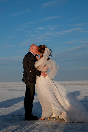Heather Ohman & Chad Winget’s Windswept Wedding Adventure at the Utah Salt Flats021068