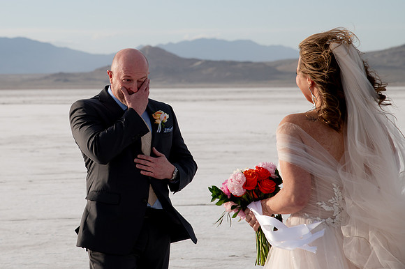 Heather Ohman & Chad Winget’s Windswept Wedding Adventure at the Utah Salt Flats020658