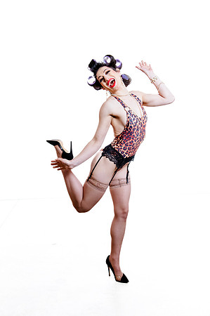 Pin-Up Revival: Madazon Can-Can’s Makeup & Posing Masterclass