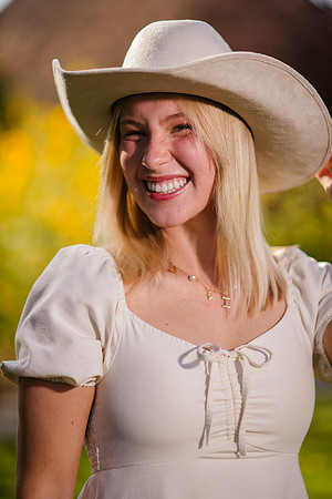 Family Portraits at Wheeler Farm: Alicia Peterson's Blended Family in the Glow of Sunset