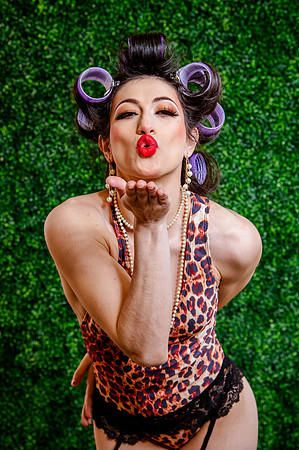 Pin-Up Revival: Madazon Can-Can’s Makeup & Posing Masterclass
