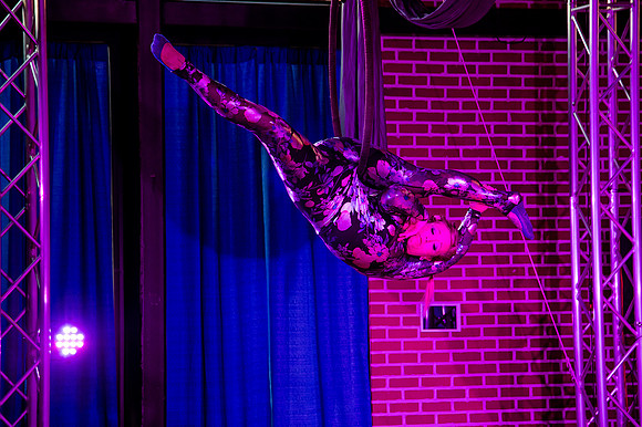 Kiki Cabaret 39696