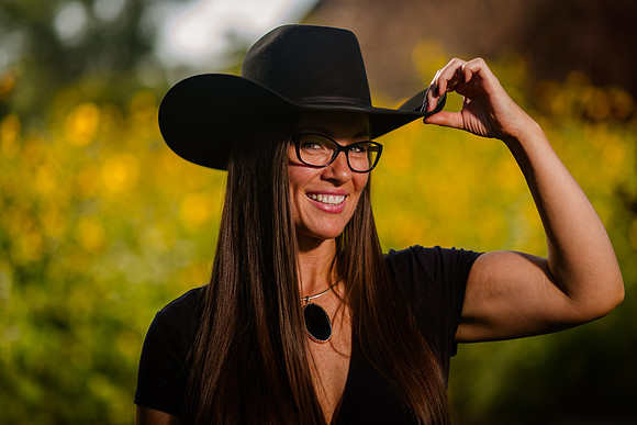 Family Portraits at Wheeler Farm: Alicia Peterson's Blended Family in the Glow of Sunset