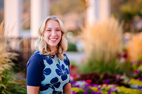Missionary Photoshoot: Isabelle Petersen at Bountiful Temple