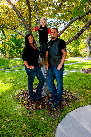Family Pictues at the International Peace Gardens slc,utah-9674