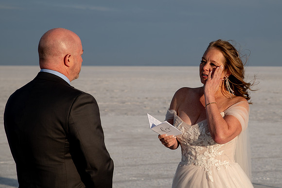 Heather Ohman & Chad Winget’s Windswept Wedding Adventure at the Utah Salt Flats020848