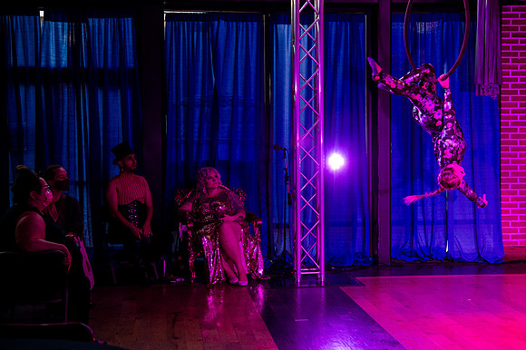 Kiki Cabaret 39675