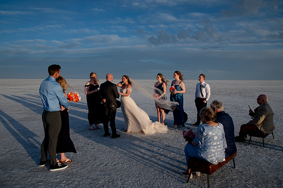 Heather Ohman & Chad Winget’s Windswept Wedding Adventure at the Utah Salt Flats021052