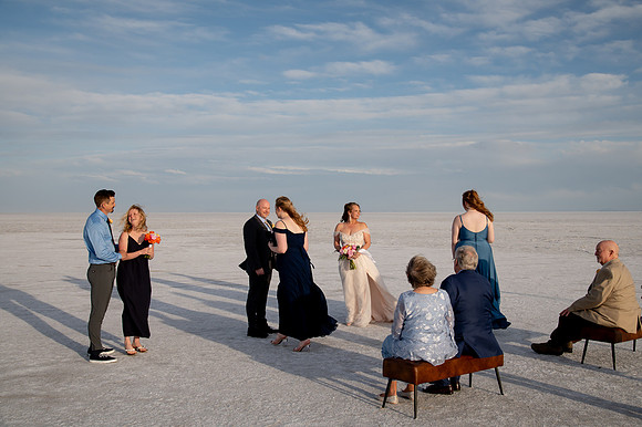 Heather Ohman & Chad Winget’s Windswept Wedding Adventure at the Utah Salt Flats020751