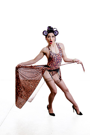 Pin-Up Revival: Madazon Can-Can’s Makeup & Posing Masterclass
